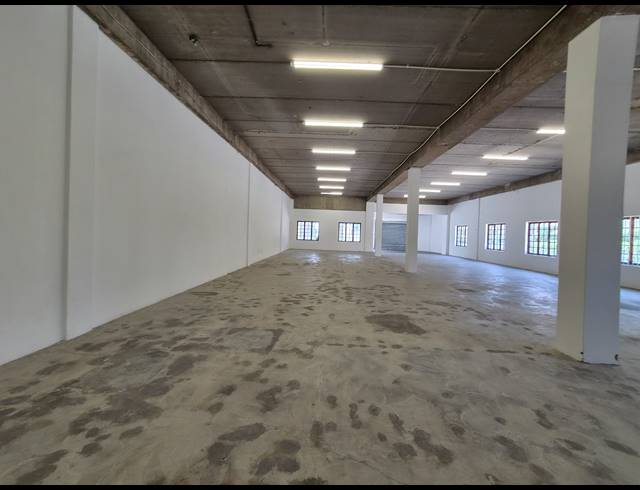 346M² RETAIL TO LET IN HALFWAY HOUSE